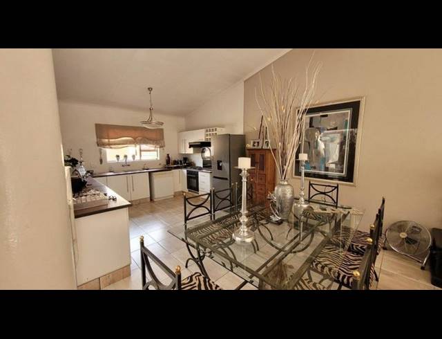 3 BEDROOM TOWNHOUSE FOR SALE IN VANDERBIJLPARK SW 5